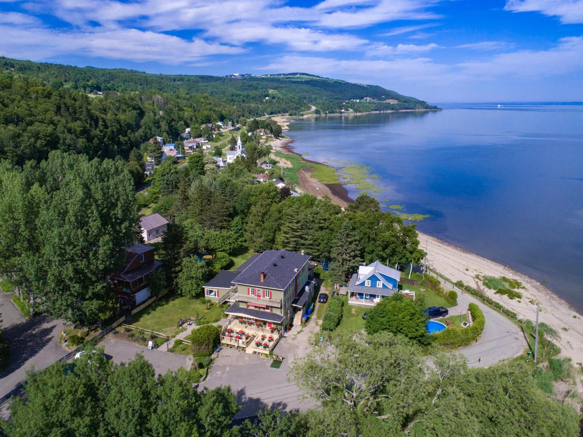 Auberge de la rive de Charlevoix - Auberge de jeunesse familiale pour voyageurs de tous âges Saint-Joseph-de-la-Rive Exterior foto